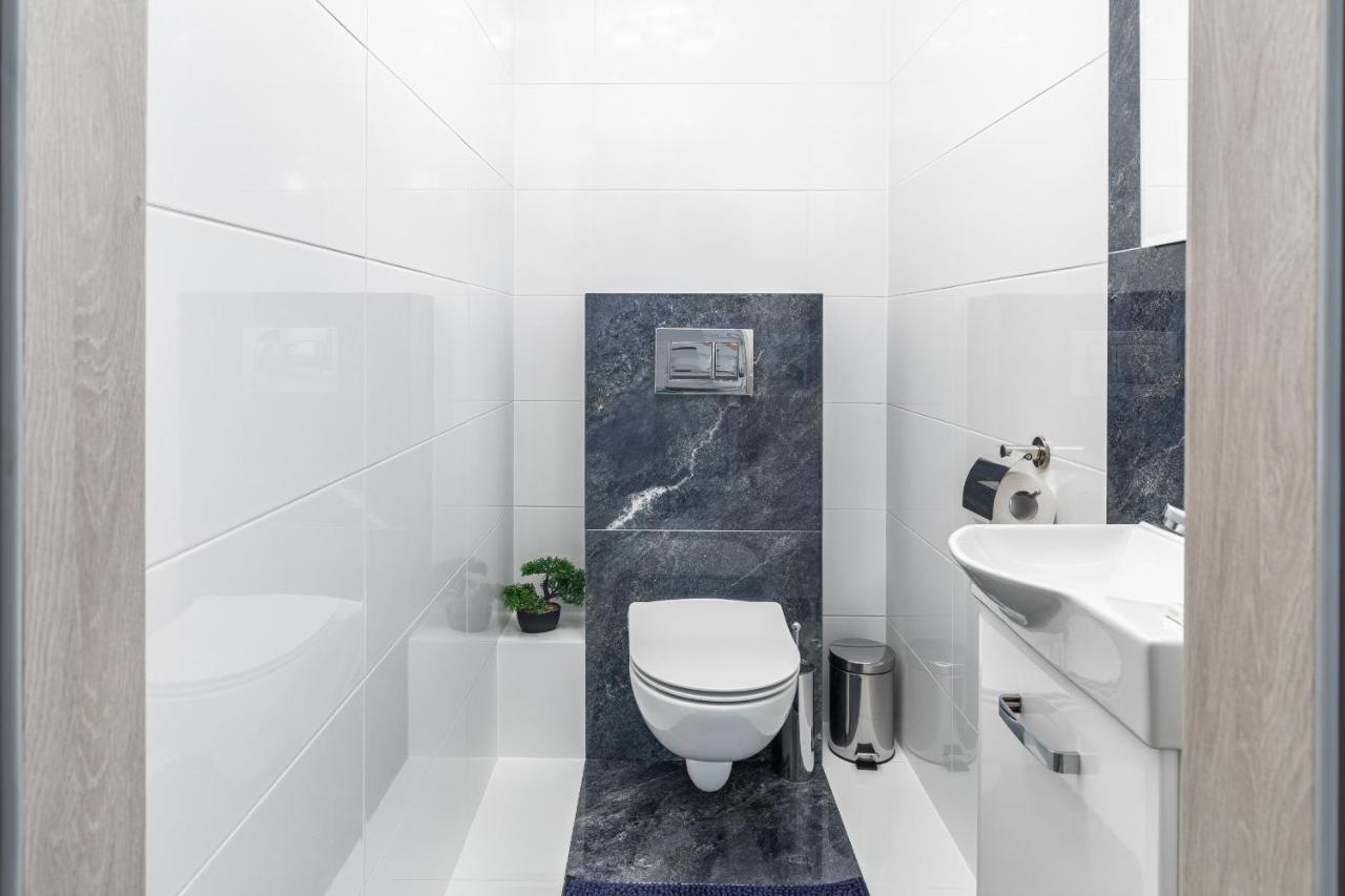 Apartament Deluxe Platany C38 By Renters Apartment โควอบเซก ภายนอก รูปภาพ